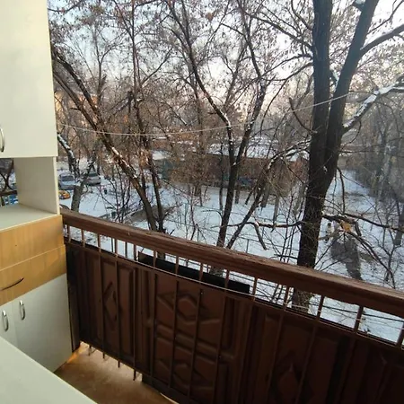 1 Комнатные Апартаменты В Районе Атакента Almaty Exterior photo